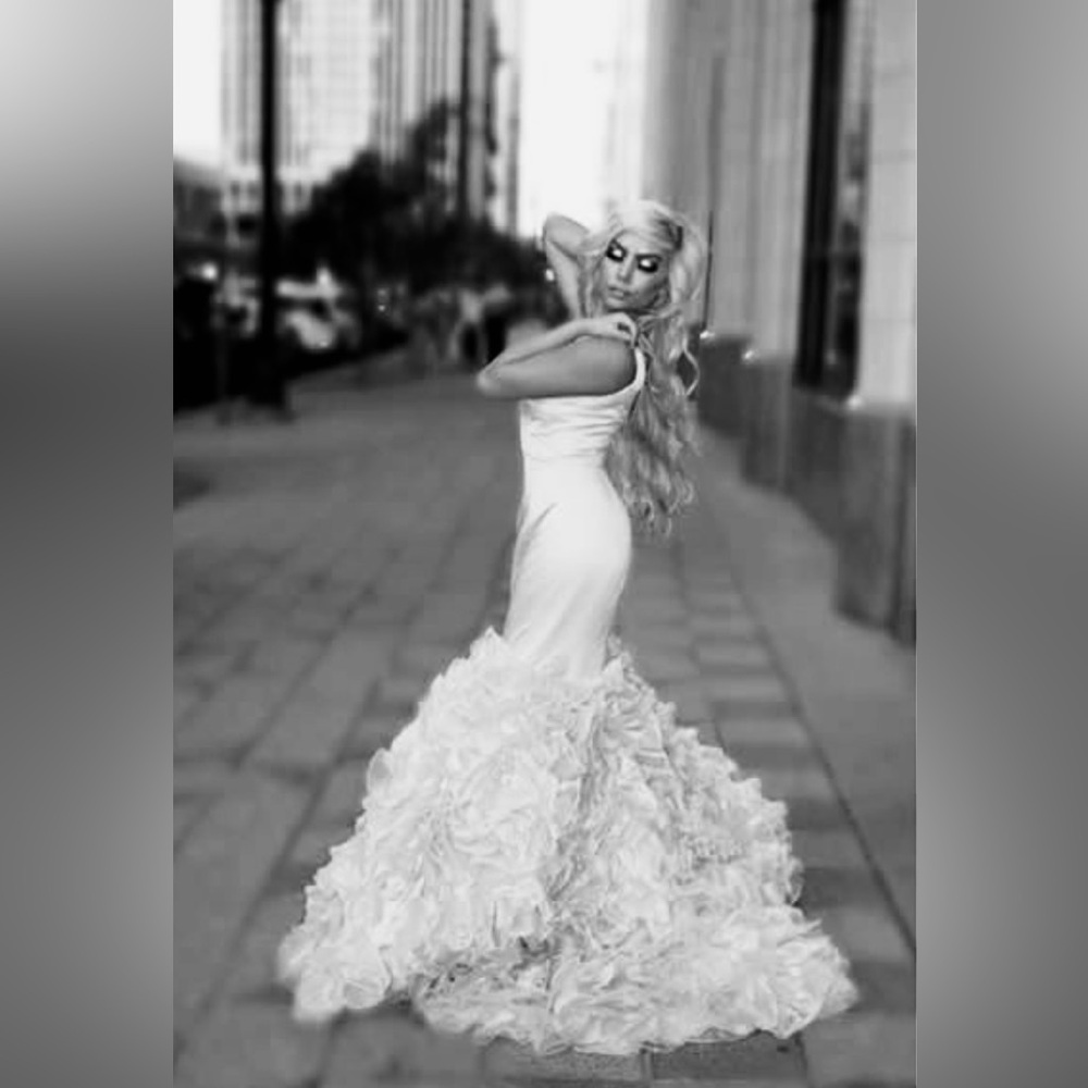 Sherri Hill fitand flair Ruffle Bottom Pink silk Prom dress size 6